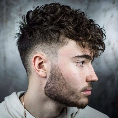 C’est la rentree ! Quelle coupe de cheveux est tendance pour les garcons adolescents ?